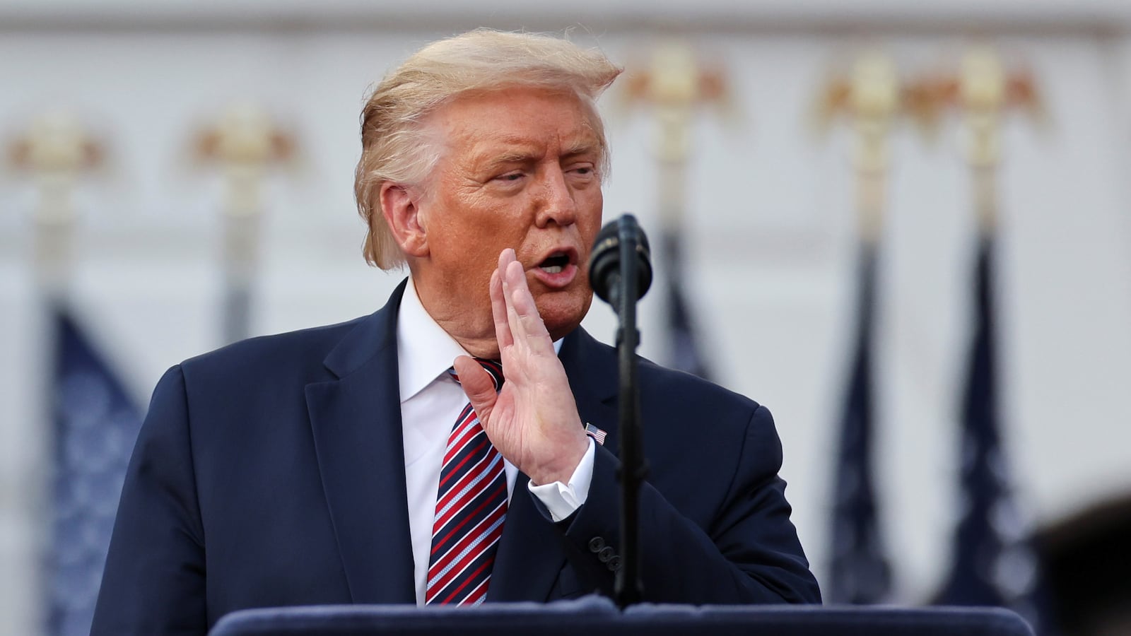 2020-08-27T230803Z_786393261_RC2NMI98P23U_RTRMADP_3_USA-ELECTION-CONVENTION_dkfvv5