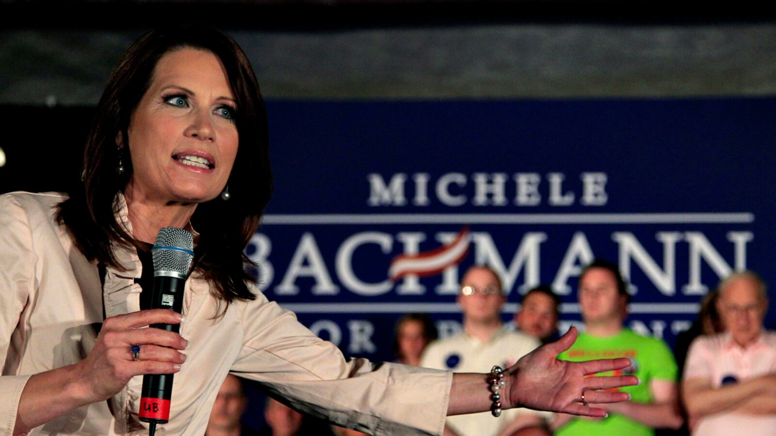 cheats/2011/06/28/bachmann-admits-john-wayne-gaffe/michele-bachmann-campaign-cheat_qn2s1p