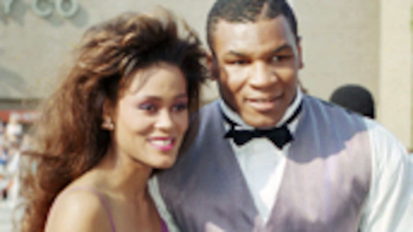 articles/2009/03/06/robin-givens-on-why-battered-women-stay/tyson-givens_16934_yoqyd5