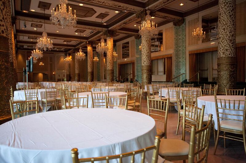 galleries/2013/12/09/bring-on-the-bubbly-these-hotels-have-the-best-new-year-s-eve-parties-photos/2013-nye-best-hotel-parties-drake_dxqj5g