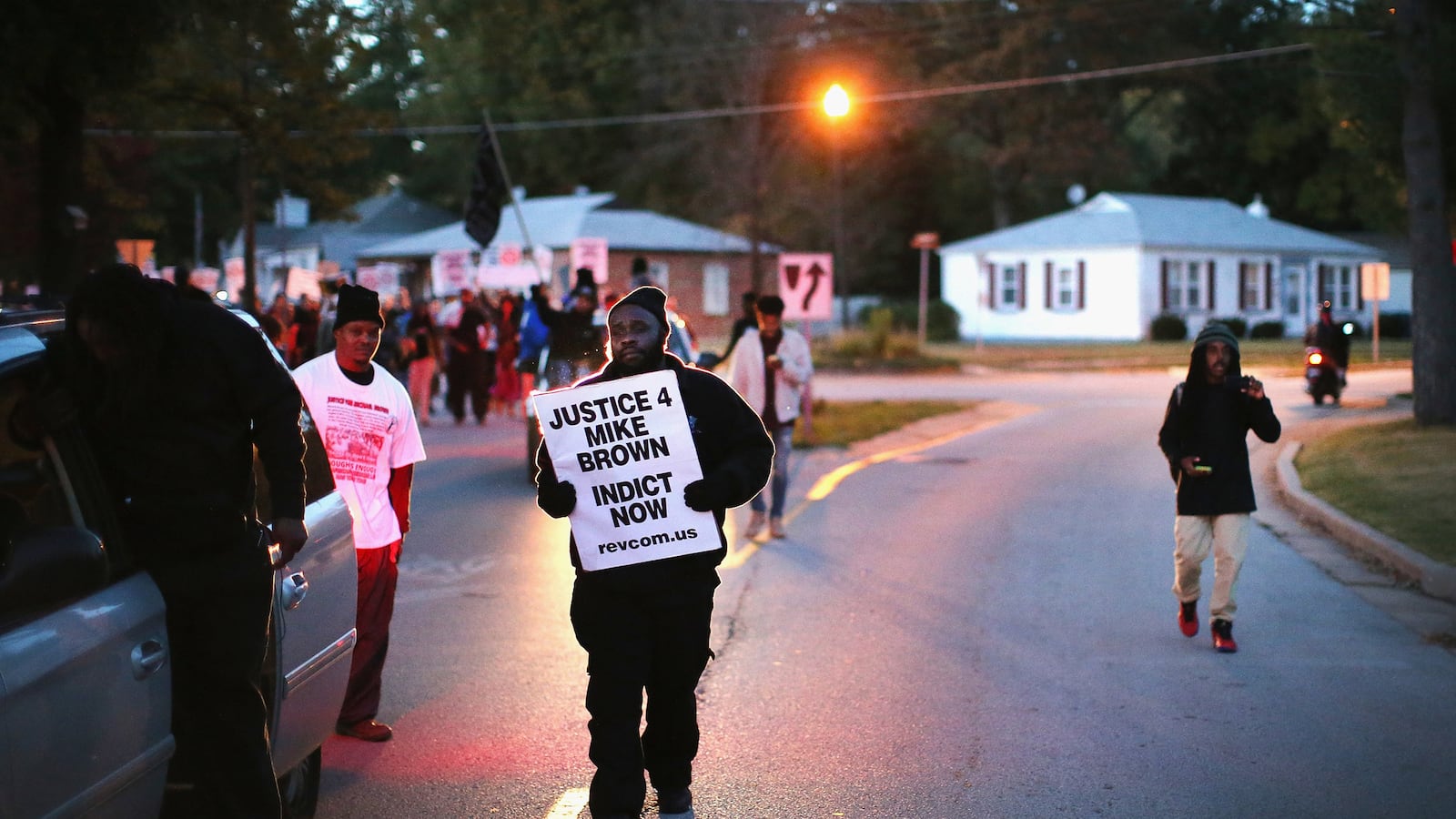 cheats/2014/10/31/feds-unlikely-to-charge-ferguson-cop/141031-ferguson-grand-jury-cheat_x7w03v