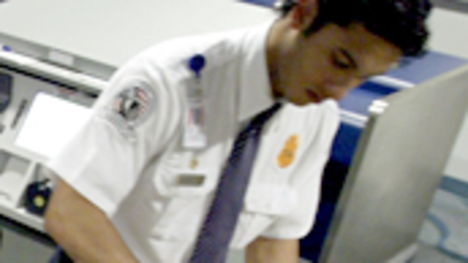 articles/2009/12/28/the-bomb-threat-under-the-seats/clive-airline-security-baggage-check_71942_thew49