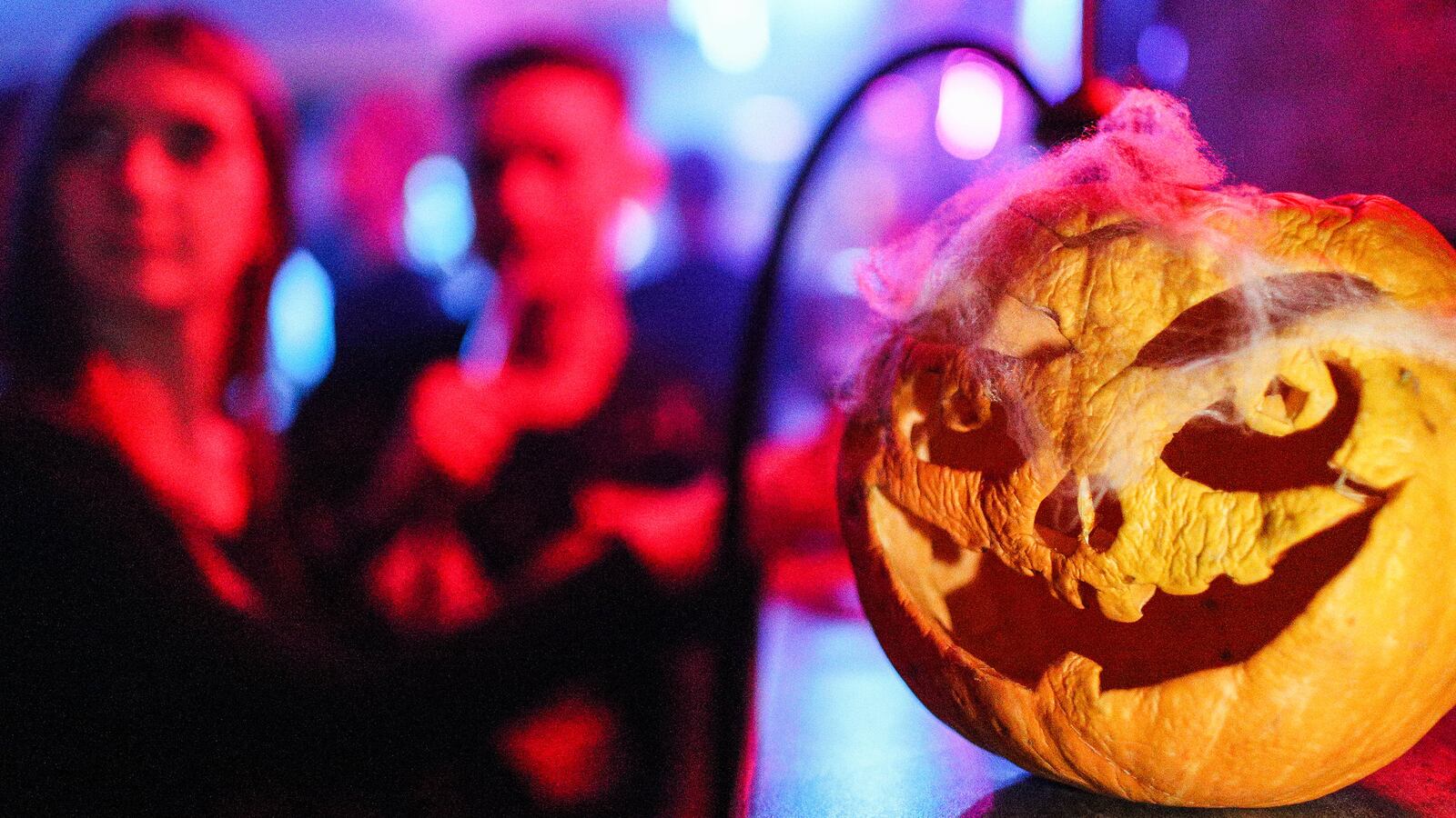 211101-russia-halloween-tease-01_wlnkxn