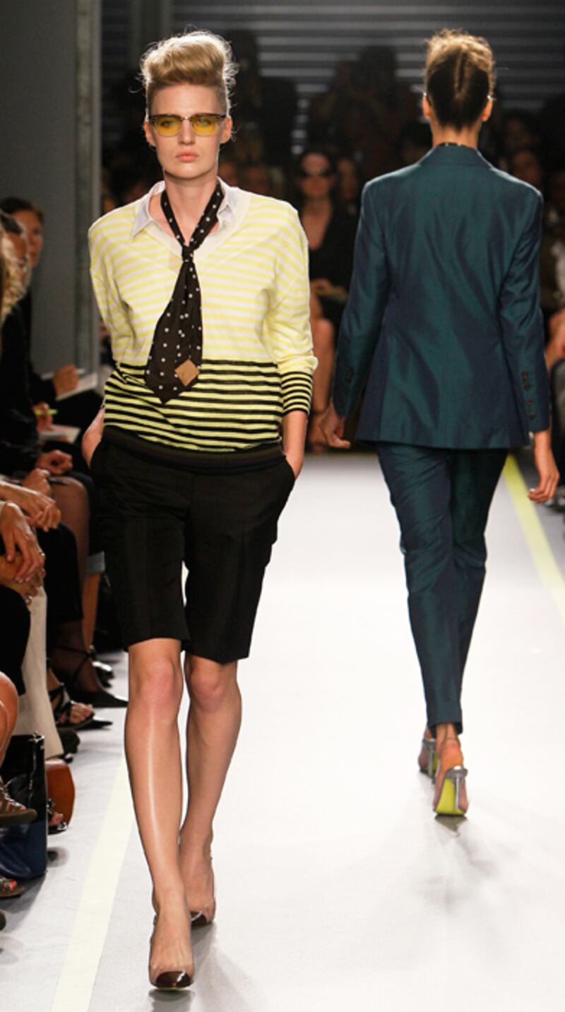 galleries/2010/09/20/london-fashion-week-day-4/london-wrap-day-2---smith_je6ai6