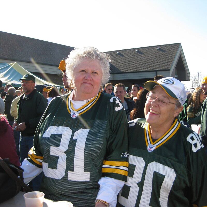 articles/2016/12/14/two-bad-ass-old-ladies-take-down-carjacking-gang/161213-briquelet-milwaukee-senior-crime-embed_oz7qa8