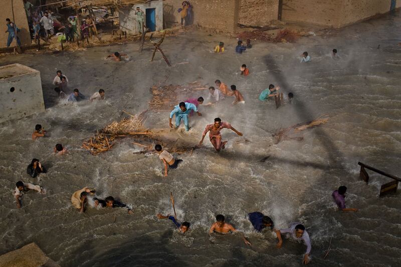 galleries/2011/02/11/world-press-photo-awards/world-press---daniel-berehulak_nay8yp