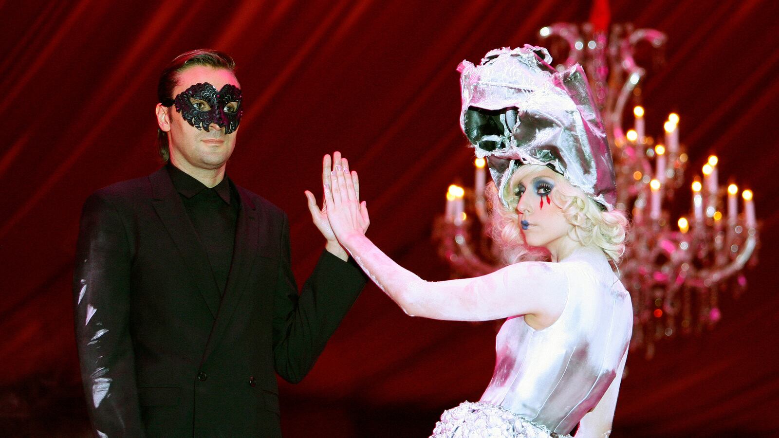 articles/2015/05/23/the-party-where-lady-gaga-met-the-bolshoi/150522-haden-vezzoli-gaga-tease_btu90k