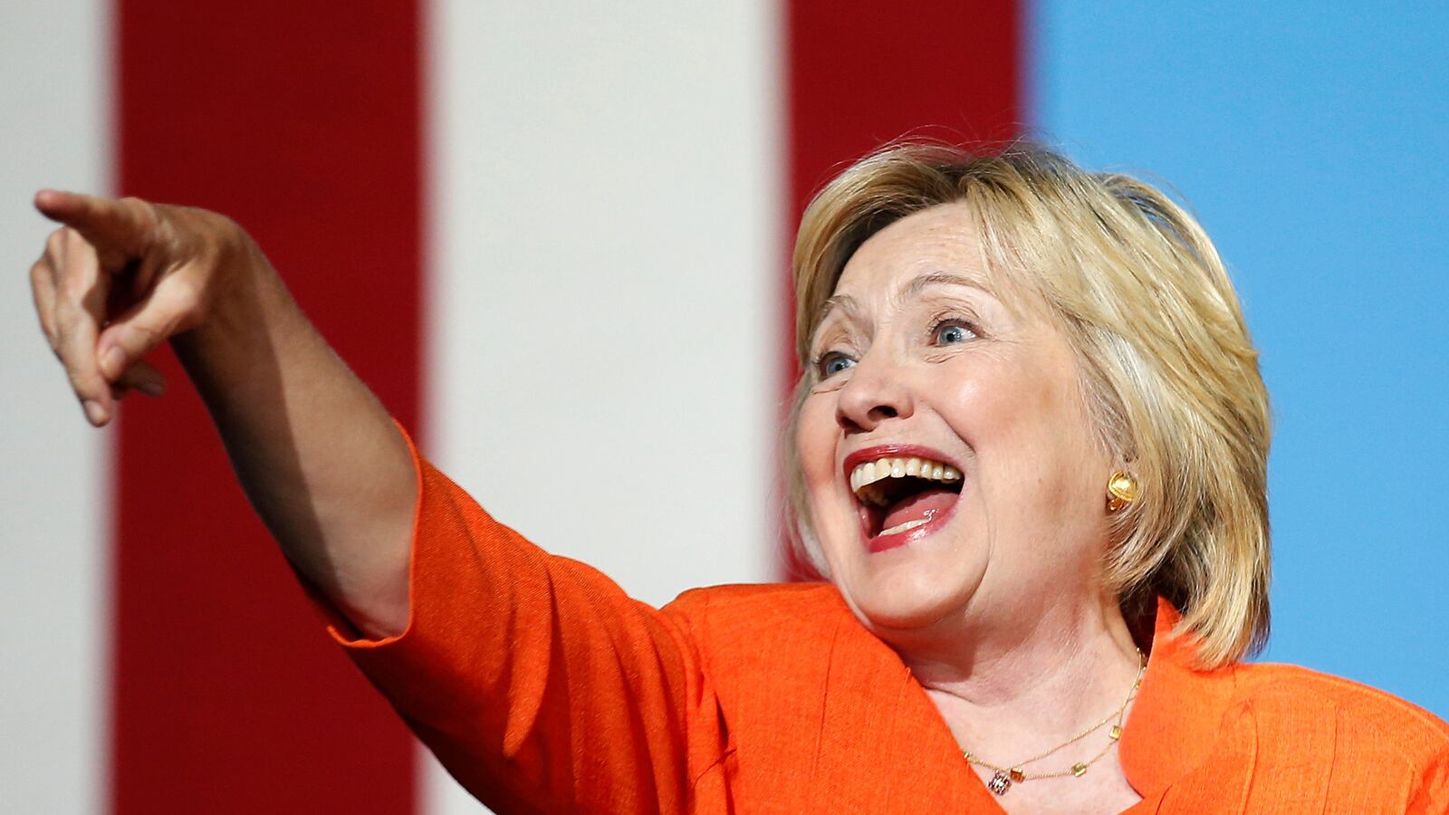 articles/2016/08/10/did-hillary-s-top-aide-help-cover-up-her-private-server/160810-harris-hillary-clinton-tease_crnooz