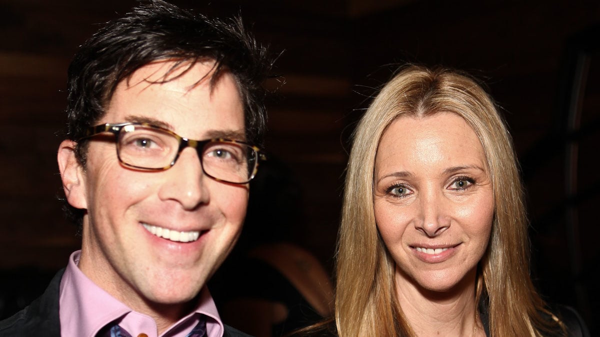 articles/2012/06/05/lisa-kudrow-talks-to-dan-bucatinsky-about-his-gay-parenting-book/bucatinsky-kudrow-tease_j6nyqz