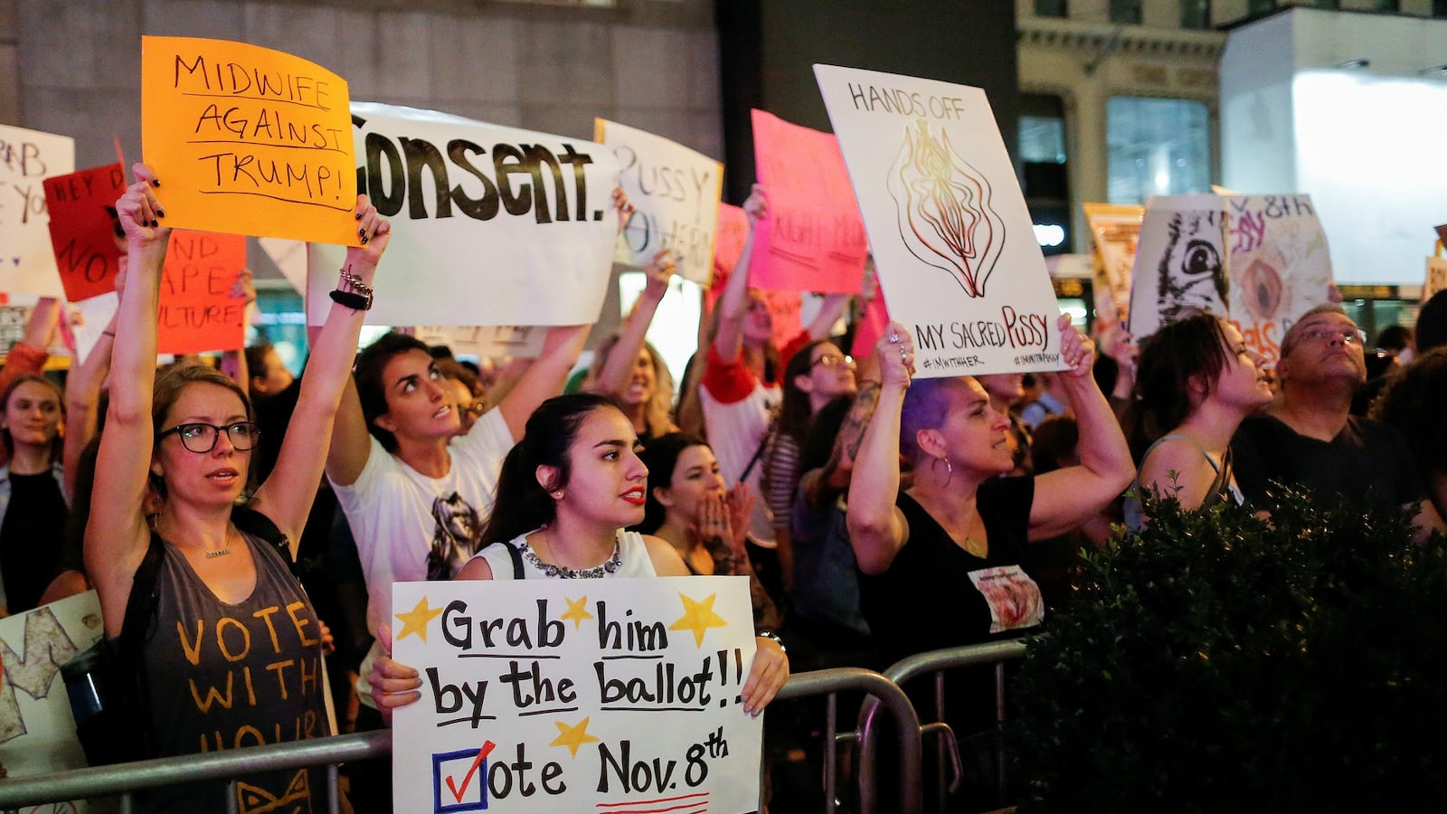 cheats/2016/10/24/woman-groped-at-trump-tower-protest/161024-trump-protest-assault-cheat_kmd4yb