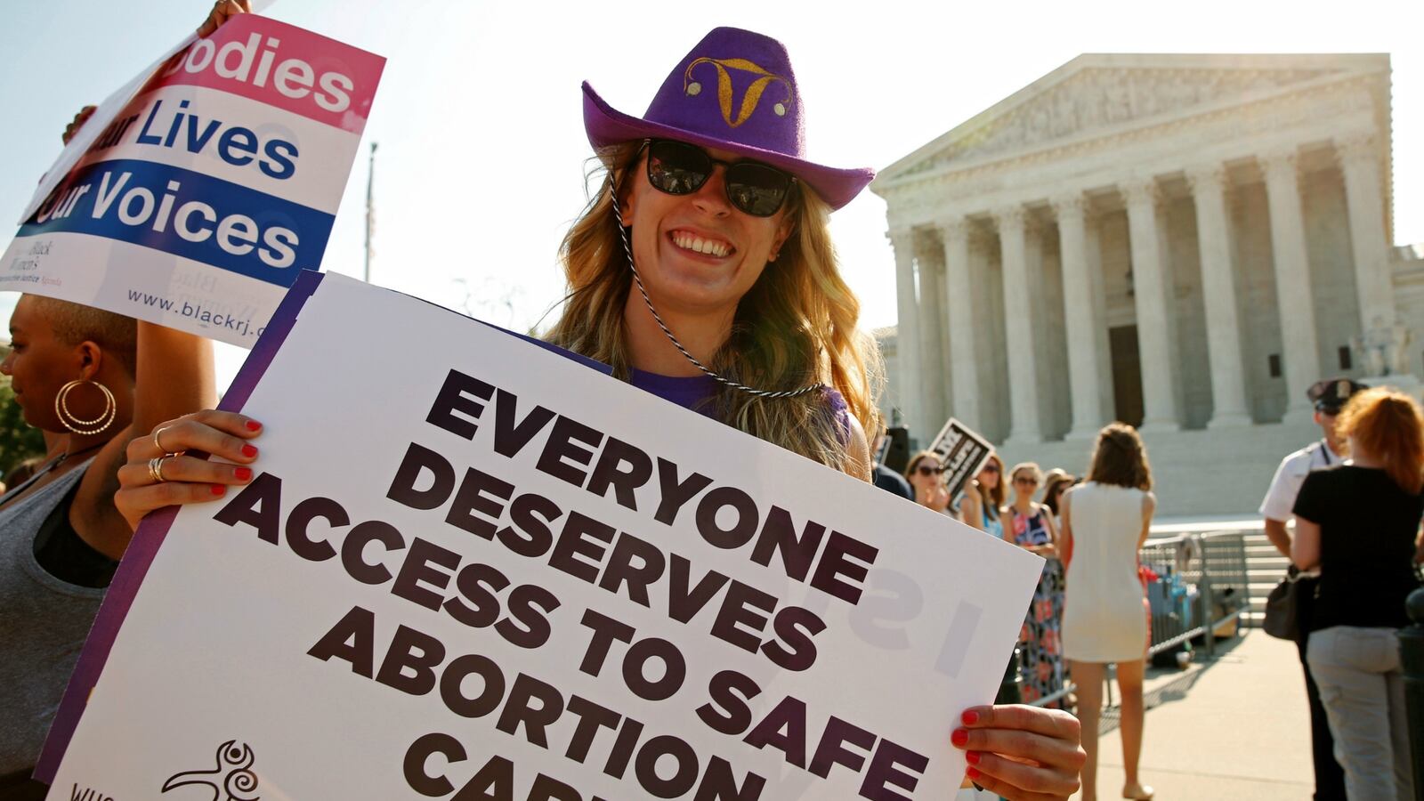 cheats/2016/11/28/texas-to-require-burial-of-fetal-remains/161128-texas-abortion-law-cheat_hlgjho