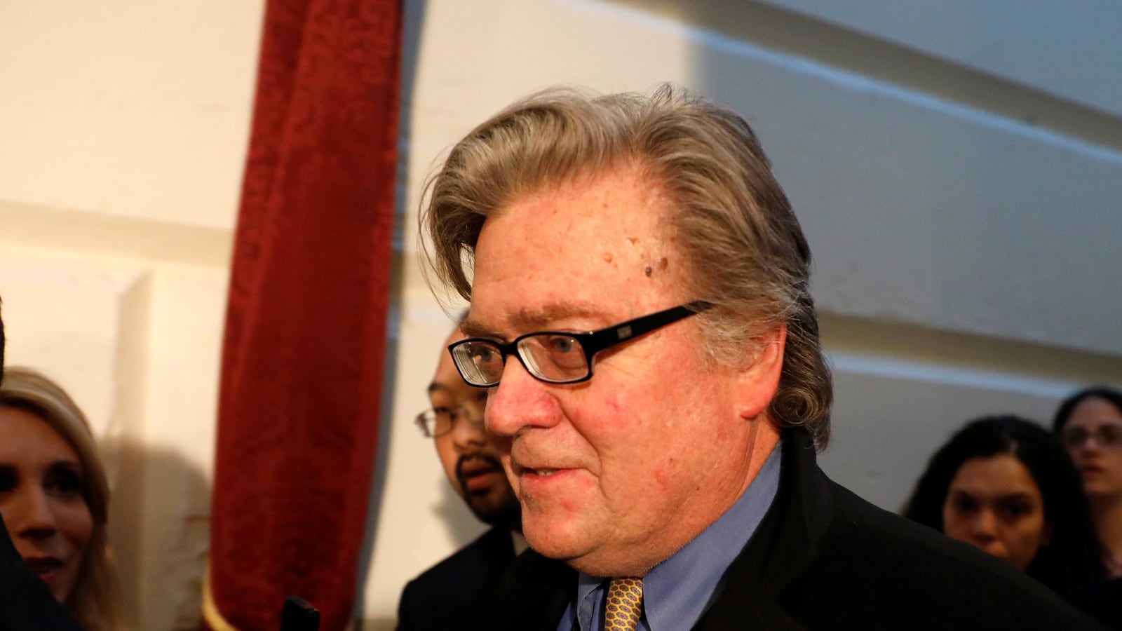 cheats/2017/04/06/bannon-threatened-to-leave-white-house-over-clash-with-kushner/170406-steve-bannon_jn0l7o