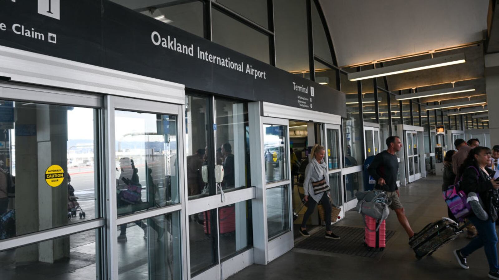 Oakland officials voted to add “San Francisco” to the name of Oakland International Airport despite the threat of lawsuits.