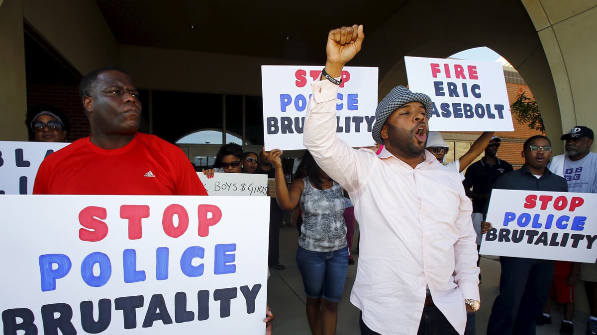 cheats/2017/01/04/teen-sues-mckinney-pool-cop-for-5m/170104-teen-sues-mckinney-cop-casebolt_ibos7g