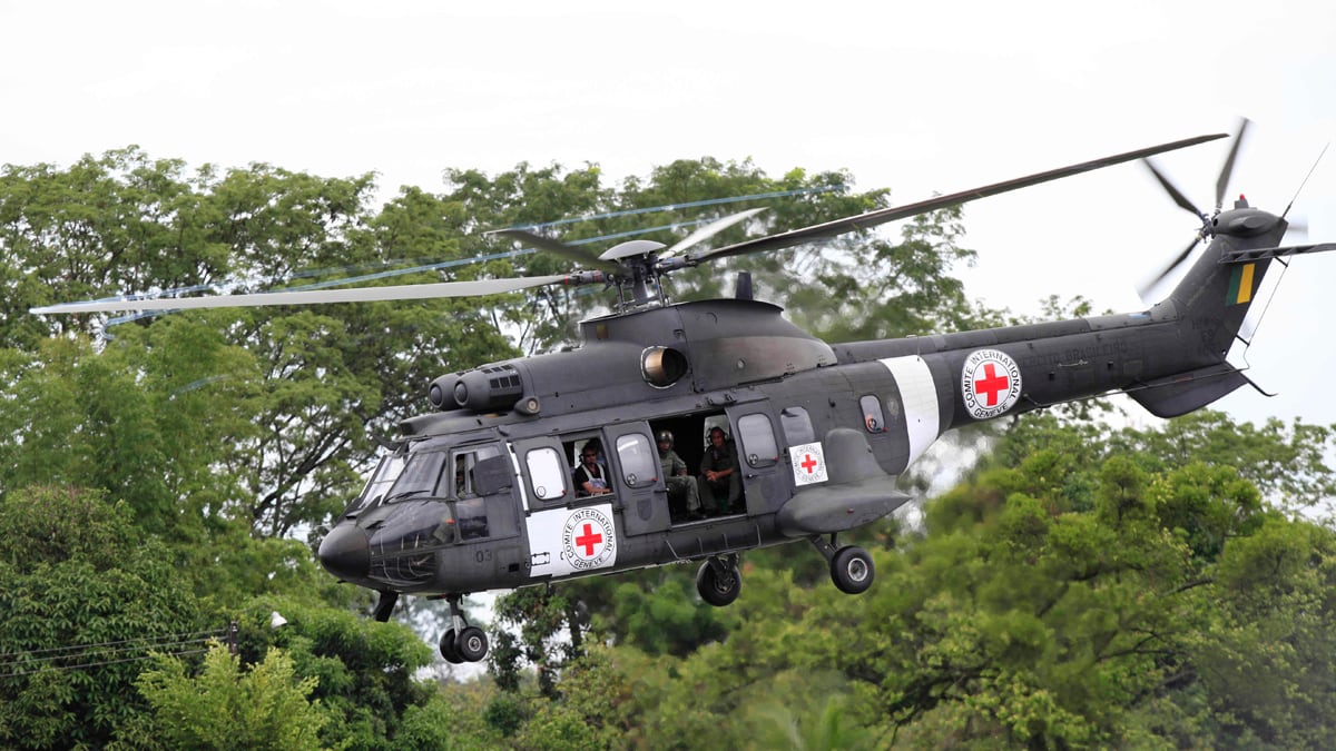 cheats/2012/04/02/columbian-rebels-release-10-captives/columbia-captives-red-cross-cs_uaekon