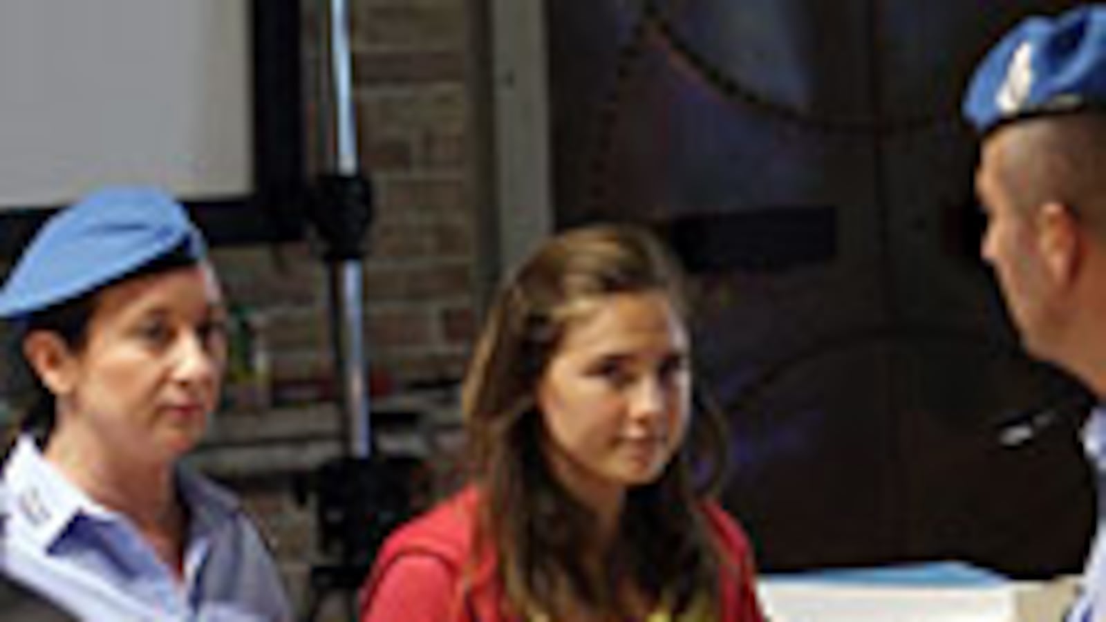 articles/2009/09/14/no-mistrial-for-knox/nadeau-knox-mistrial_49213_tipmos