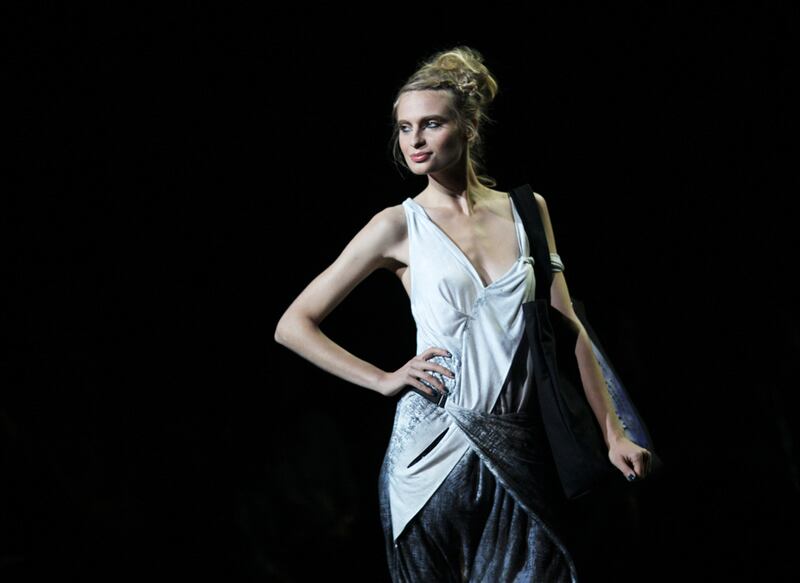 galleries/2010/09/16/backstage-at-l-a-m-b/backstage-at-lamb---6_hr0nej