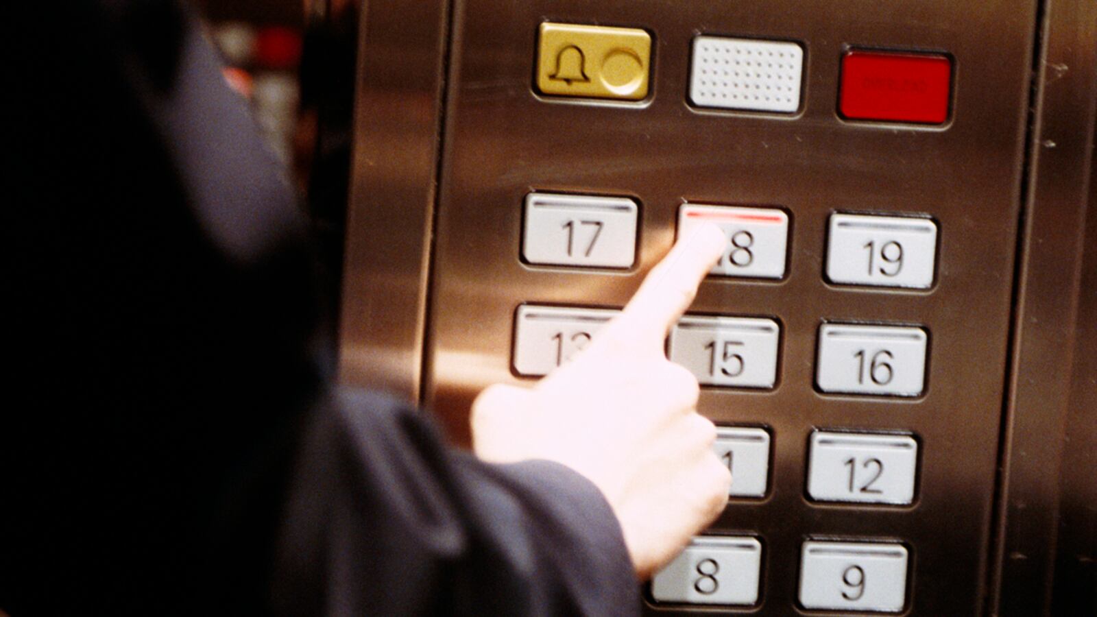 articles/2011/12/16/elevator-safety-suzanne-hart-s-tragic-death-raises-questions/elevator-safetey-kelly_zsfe2w