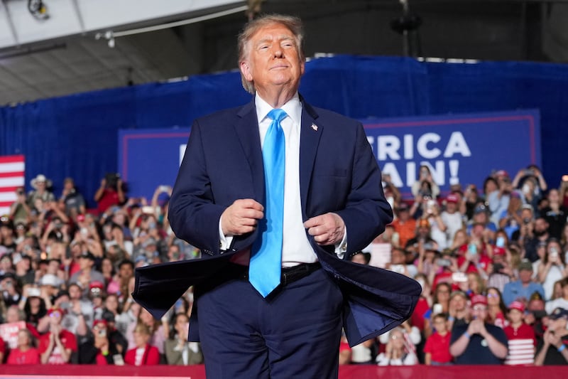 US President Donald Trump dances on stage during a rally at Pinnacle Bank Expo Center in Grand Island, Nebraska, US, October 5, 2026. REUTERS/Nathan Howard