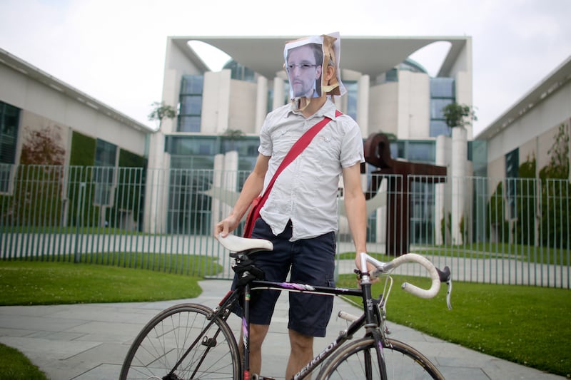 articles/2013/07/11/edward-snowden-inspires-european-youths-to-train-as-spies/130710-snowden-tease_llc921