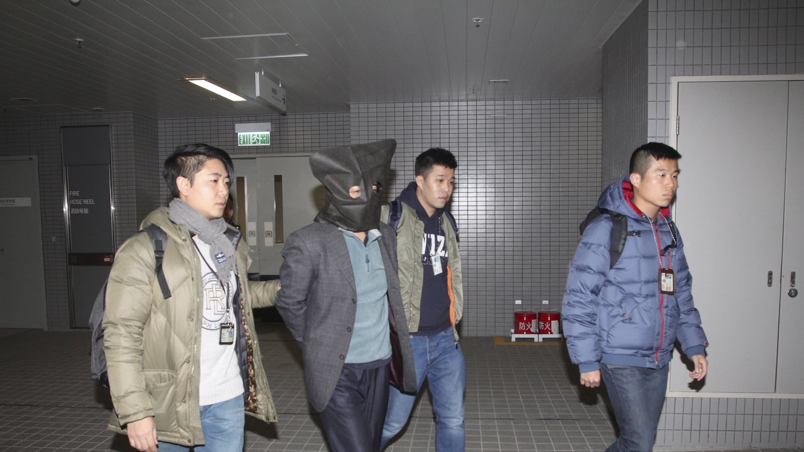 cheats/2016/01/24/hong-kong-police-nab-la-murder-suspect/160124-china-cheat_u32tbw