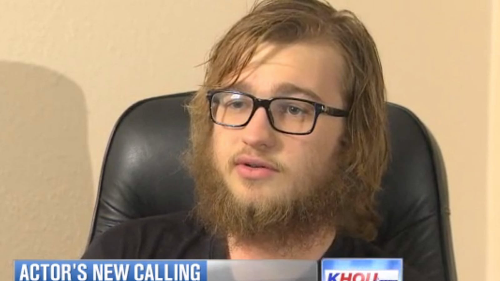 galleries/2014/03/18/ugliest-celebrity-beards-angus-t-jones-brad-pitt-more-photos/worst-celeb-beards-angus-t-jones_m15eik