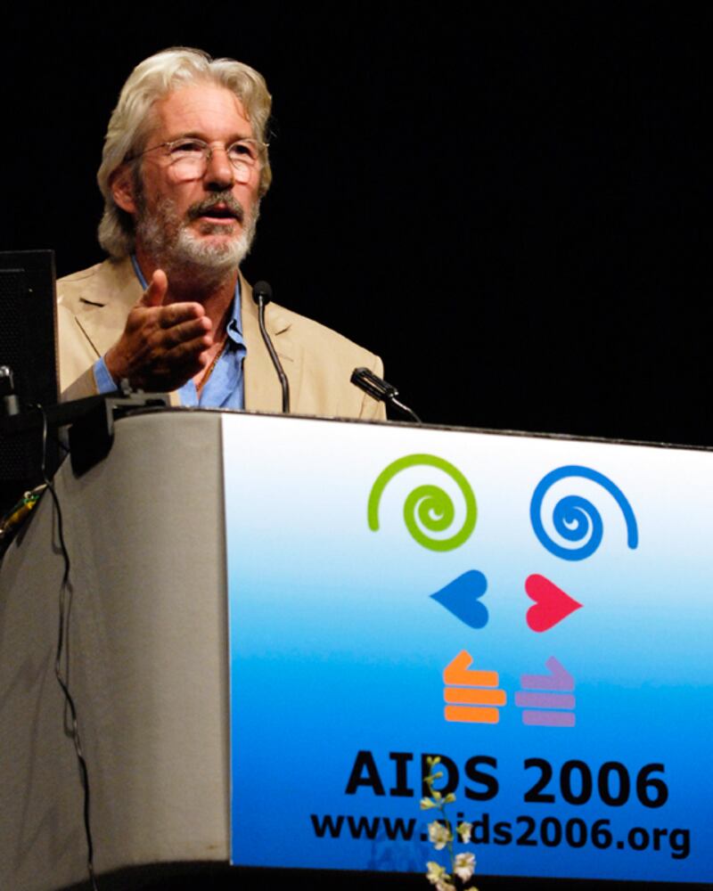 galleries/2010/11/30/stars-who-fight-aids/aids-celerichard-gere_qmbfwp