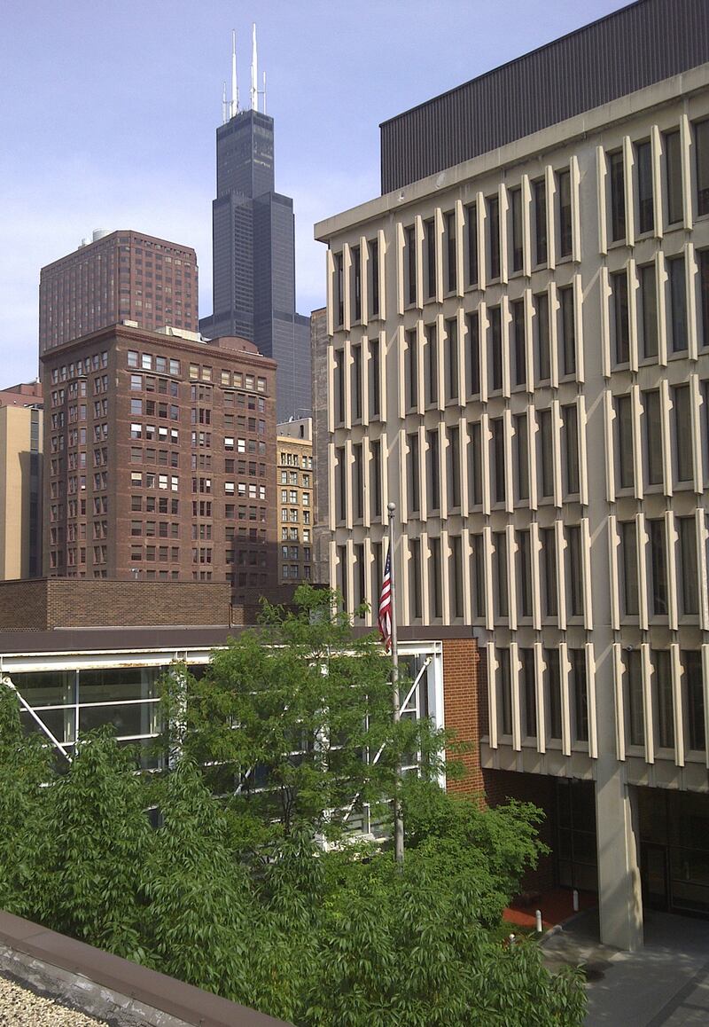 galleries/2013/05/06/top-25-high-schools-midwest/130502-jones-college-prep_seximq