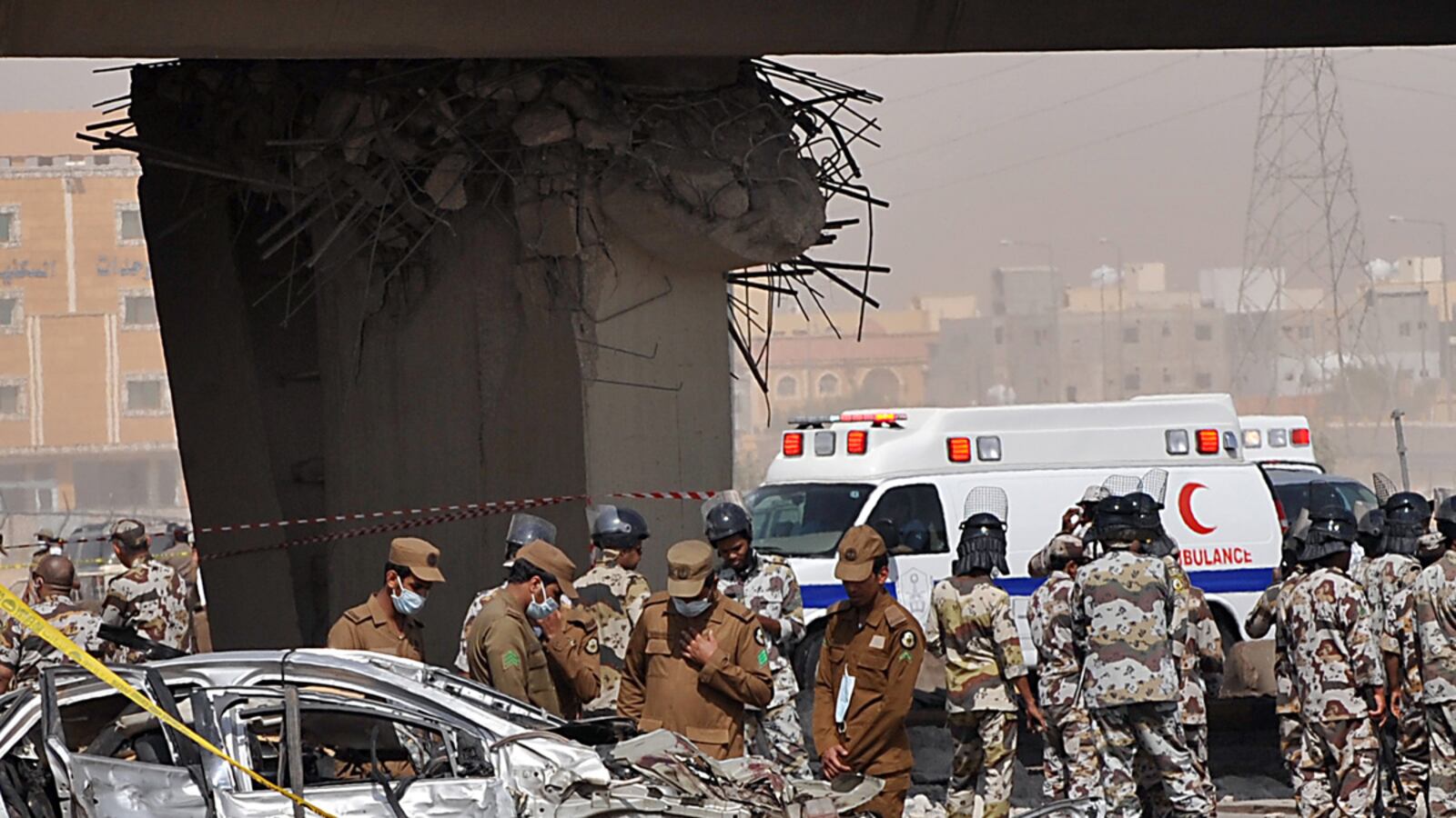 cheats/2012/11/01/saudi-tanker-blast-kills-22/saudi-tanker-bridge-cheat_rqdi7c