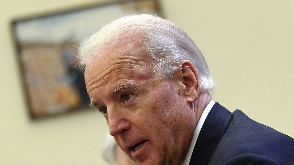 cheats/2011/12/23/biden-attacks-romney/biden-criticizes-romney-cheat_pxs6ua