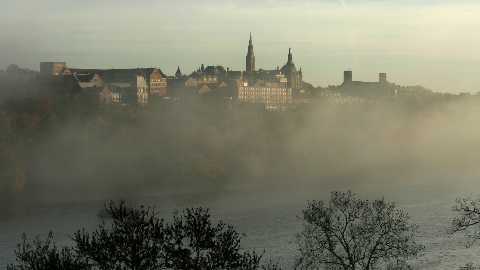 cheats/2016/09/01/georgetown-giving-benefits-to-slave-descendants/160901-georgetown-slaves-cheat_jmvneg