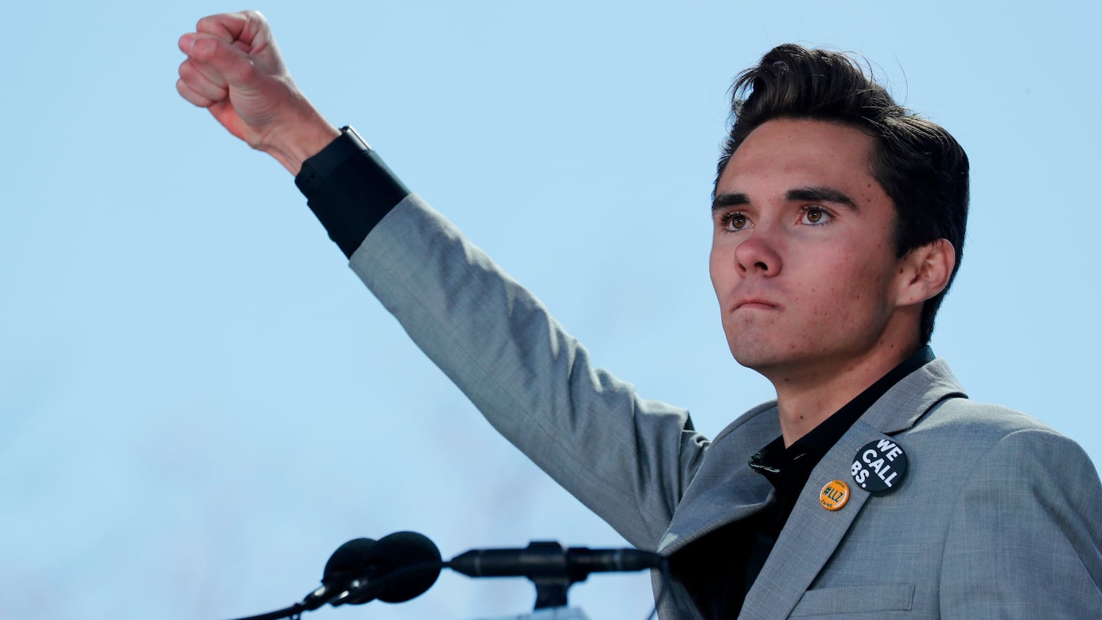 180528-david-hogg-police-remarks-cheat_vanelx