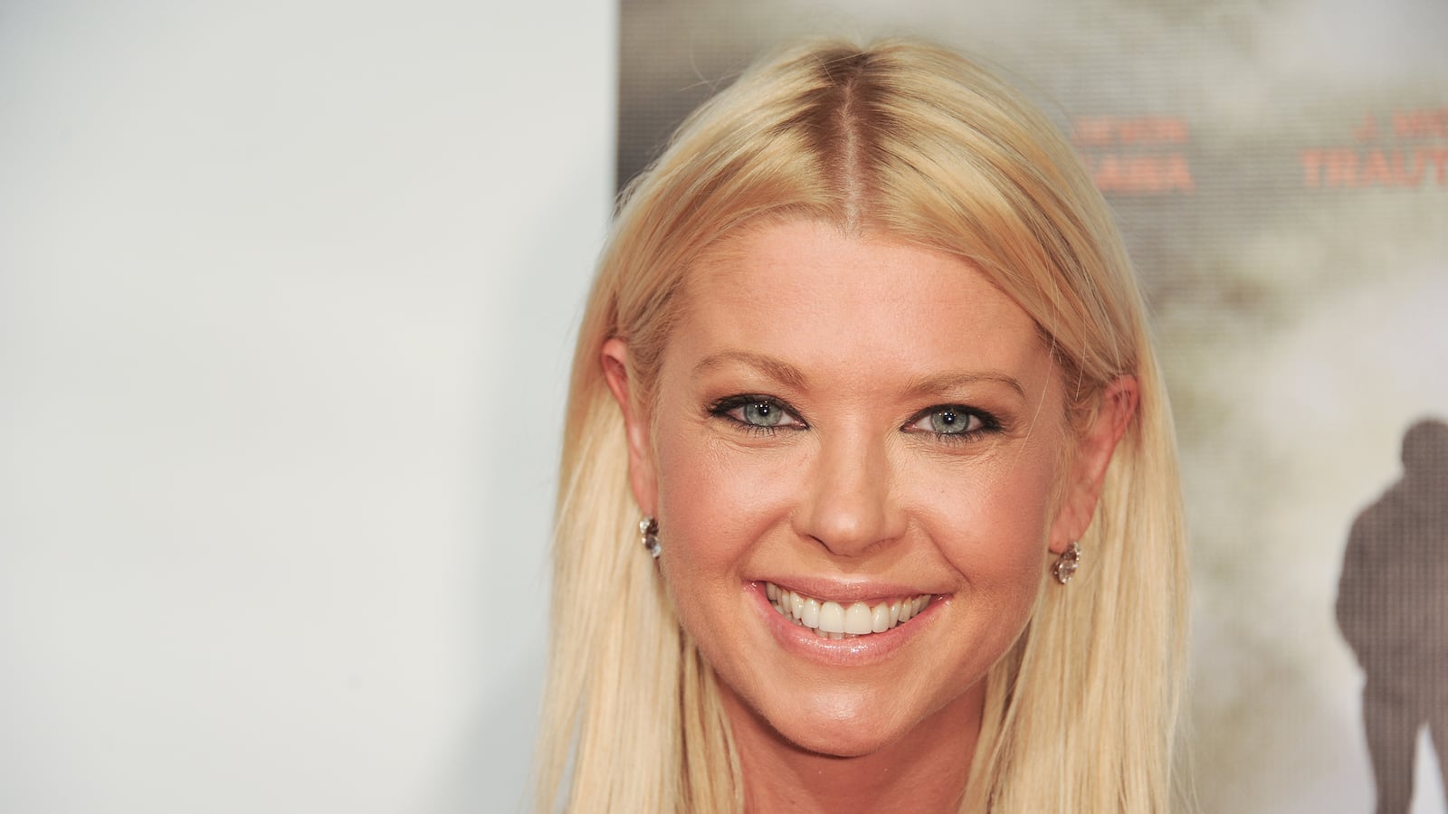 cheats/2013/07/28/report-tara-reid-dropped-from-sharknado-2/130728-Tara-Reid-cheat_gbnlcj