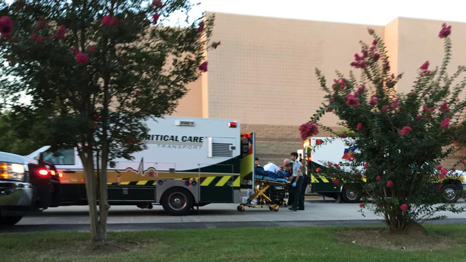 cheats/2015/07/23/shots-fired-at-louisiana-movie-theater/150723-lafayette-shooting-cheat_tr600r