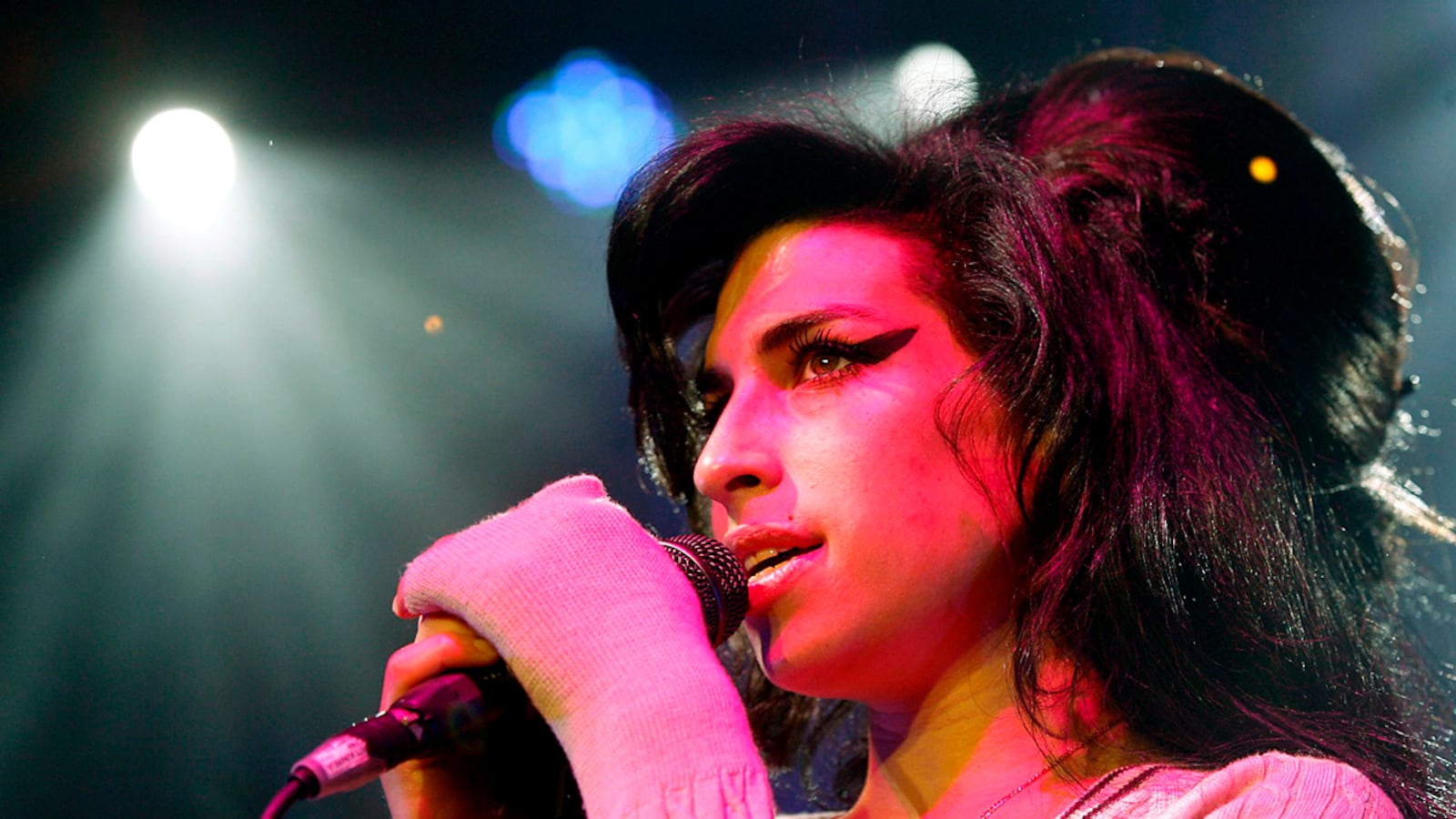 cheats/2011/10/26/winehouse-drank-alcohol-before-death/died-at-27-amy-winehouse-tease_pqhfht