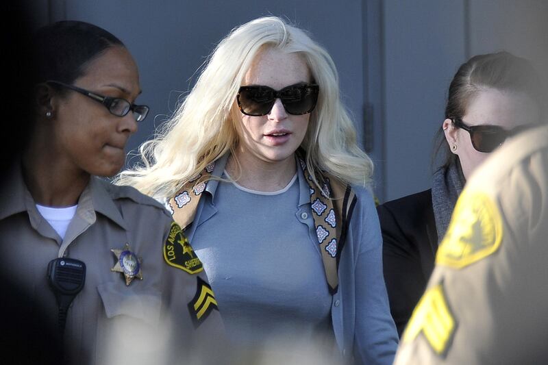 galleries/2009/08/03/famous-tax-evaders/lindsay-lohan-tax-evader_tt1kbu