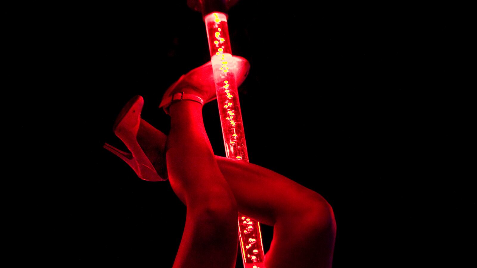 articles/2014/03/29/vegan-strippers-let-it-all-hang-out/140328-williams-brown-vegan_orpu5z