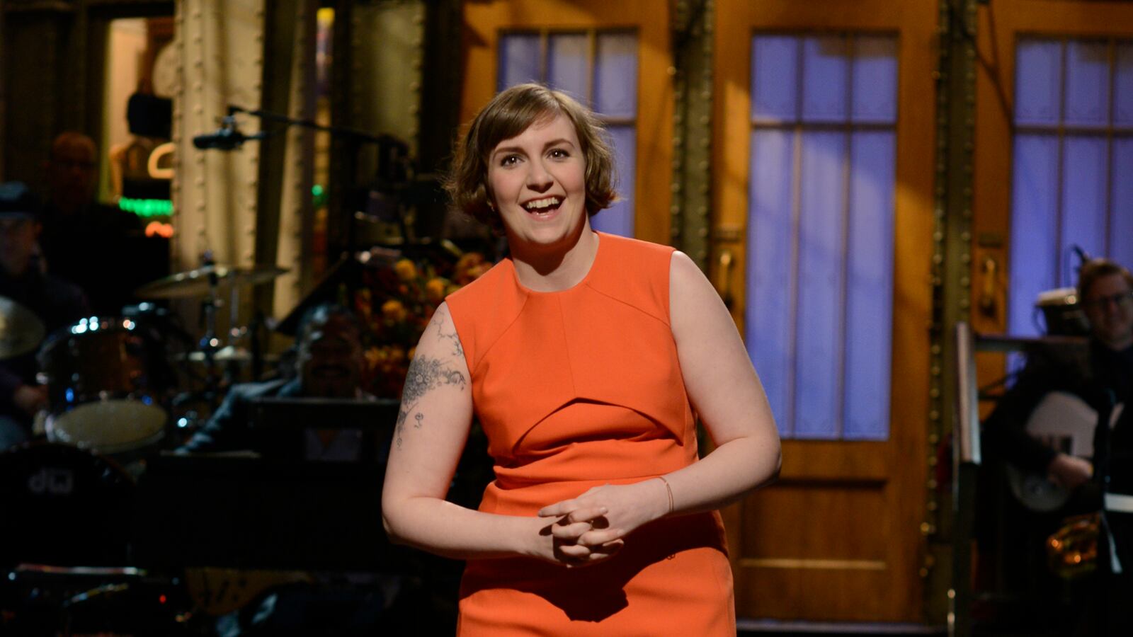 articles/2014/03/09/lena-dunham-on-snl-review-very-funny-very-dunham-y/20140309-fallon-dunham-snl_kt5axh