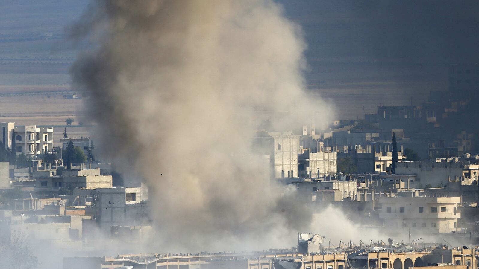 cheats/2014/10/28/fighting-isis-costs-u-s-8-3m-a-day/141028-us-airstrikes-cheat_khazeu