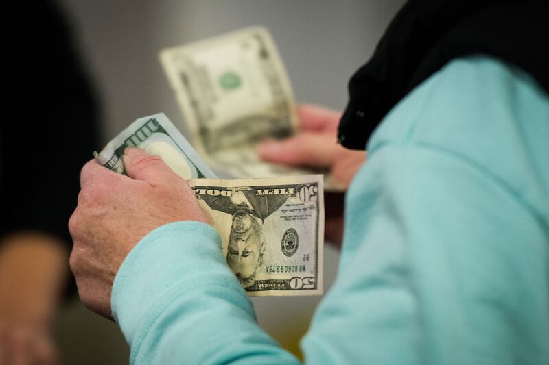 galleries/2016/11/25/black-friday-madness/161125-black-friday-gallery-12_mohyhn