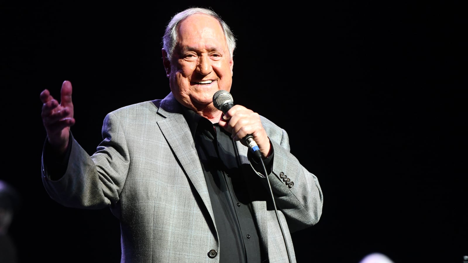 BEVERLY HILLS, CALIFORNIA - APRIL 06: Singer Neil Sedaka performs onstage at Saban Theatre on April 05, 2019 in Beverly Hills, California. (Photo by Scott Dudelson/Getty Images)