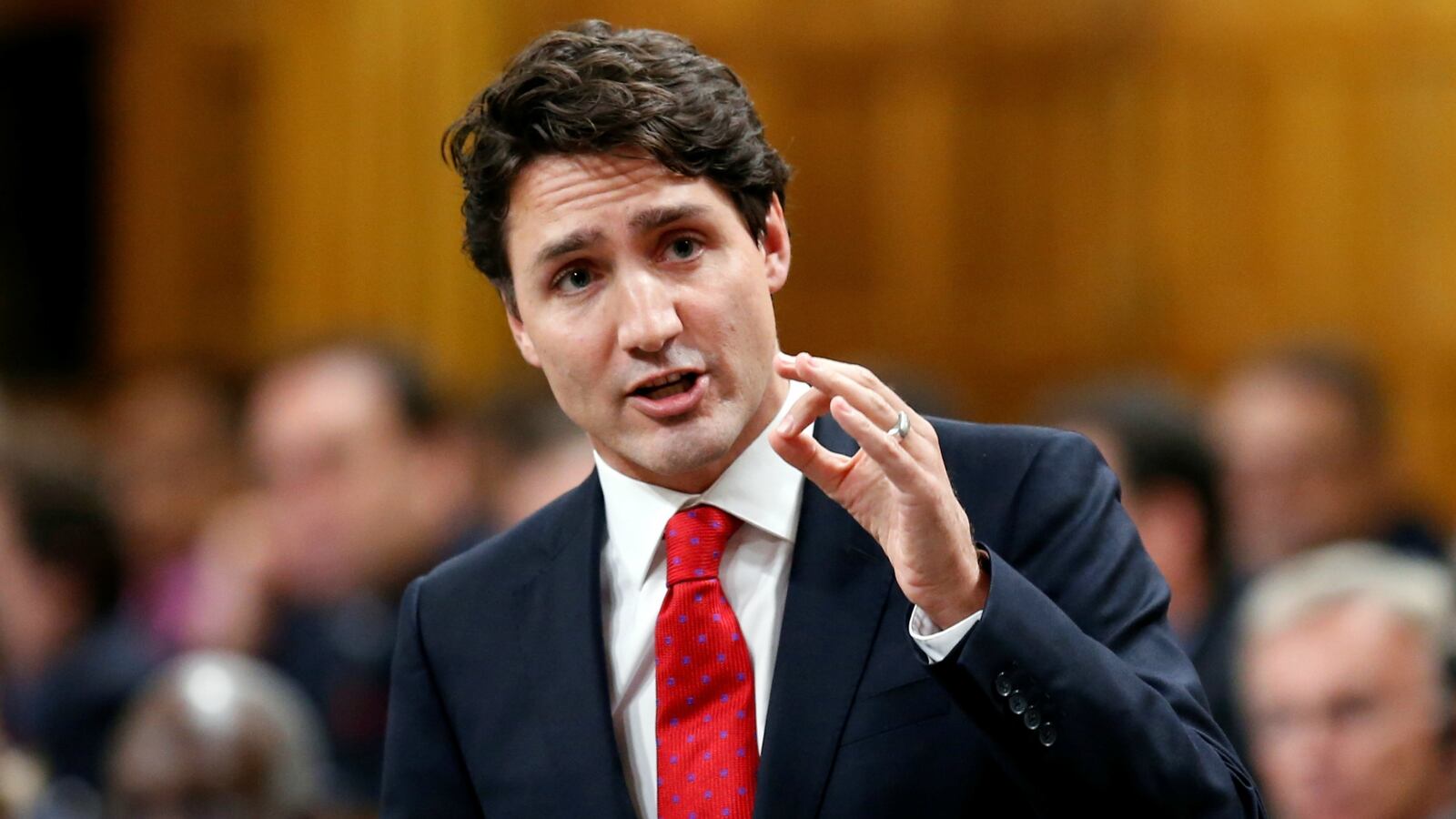 cheats/2017/04/13/trudeau-unveils-legal-pot-bill-in-canada/161110-Trudeau-cheat_jxtgao