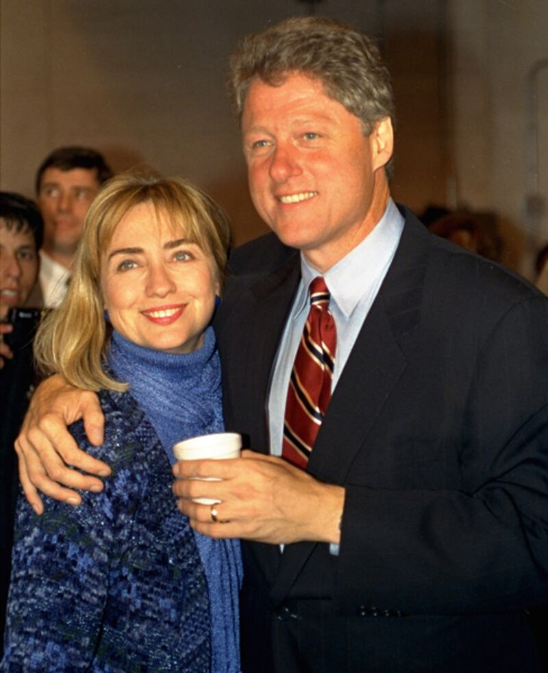 galleries/2011/12/15/christopher-hitchens-most-famous-feuds-photos/hitchens-feuds-clintons_cbvlkz