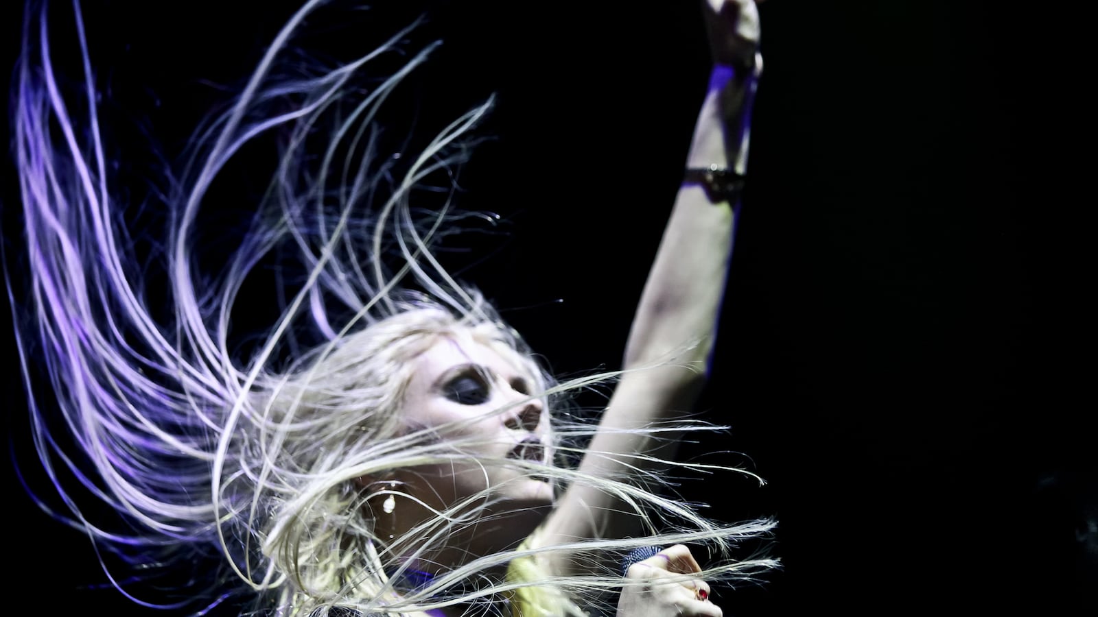 articles/2014/03/18/taylor-momsen-on-female-sexuality-and-her-transformation-from-gossip-girl-to-rock-star/140317-stern-momsen-tease_bbtft1