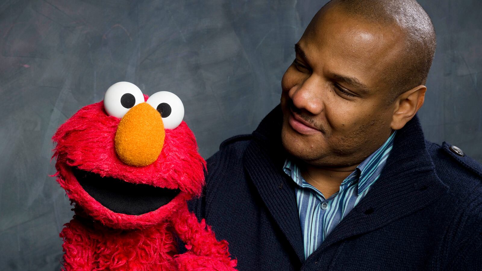 articles/2012/12/10/fourth-accuser-emerges-in-elmo-sex-scandal/fernandez-elmo-4th-accuser-tease_rudpka