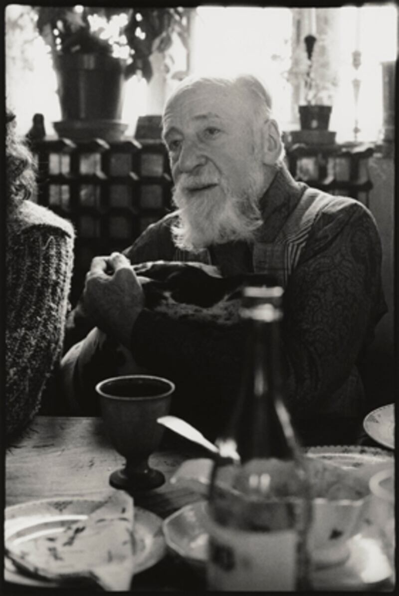 galleries/2009/02/10/martin-amis-and-friends/martin-amis-4_ivvnnx