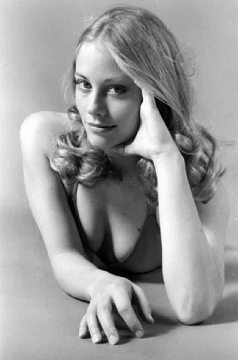 galleries/2010/01/07/the-women-who-loved-elvis/elvis-ladies---cybill-shepherd_gvf5ll