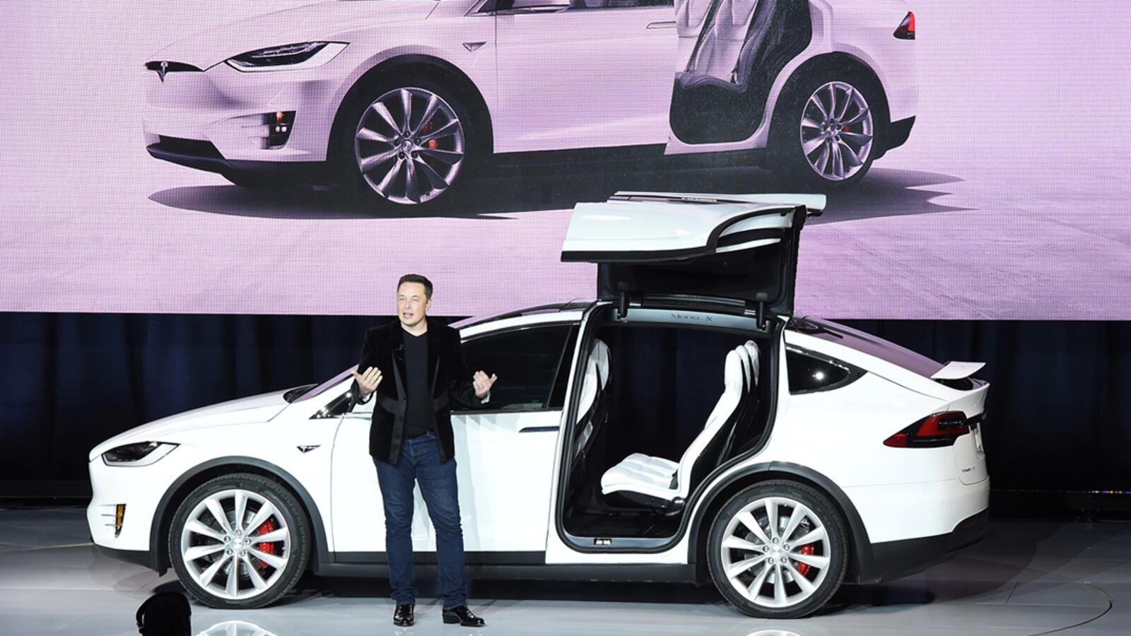 cheats/2016/05/17/workers-at-tesla-paid-5-an-hour/160516-musk-tesla-cheat_oo1ngw