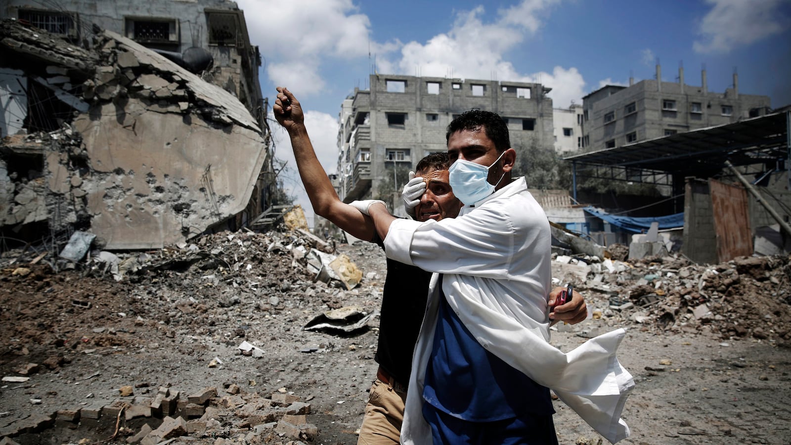 articles/2014/07/20/palestinians-fleeing-israeli-bombardment-in-gaza-have-nowhere-left-to-run/140720-gaza-cheat_utcyy6
