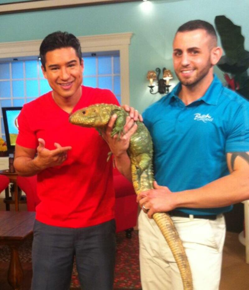 galleries/2013/03/24/jay-leno-selena-gomez-more-celebrity-twitter-pictures-photos/130323-twit-pics-lopez_dozylb